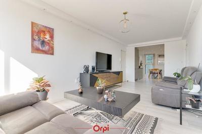 Appartement - 103 m² - 6 pièces