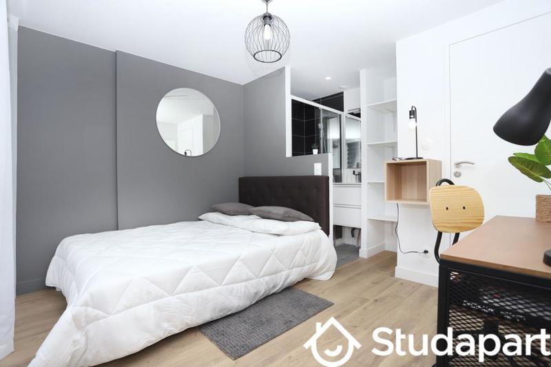 Chambre - 13 m² - 1 pièce