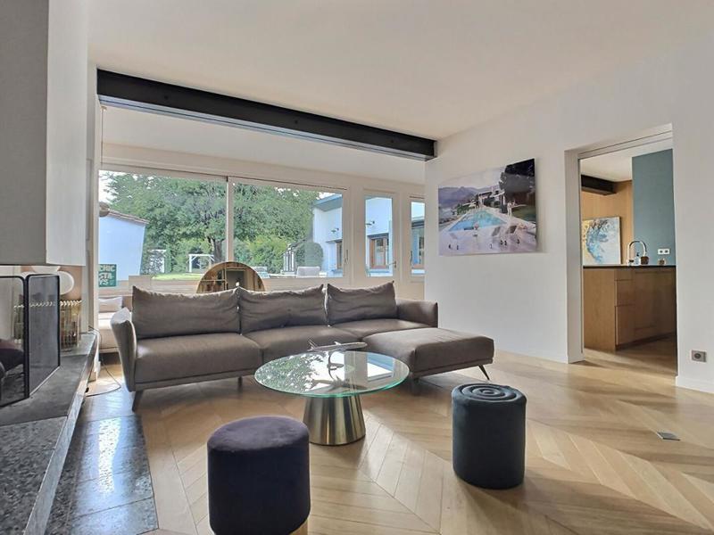 Maison - 230 m² - 6 pièces