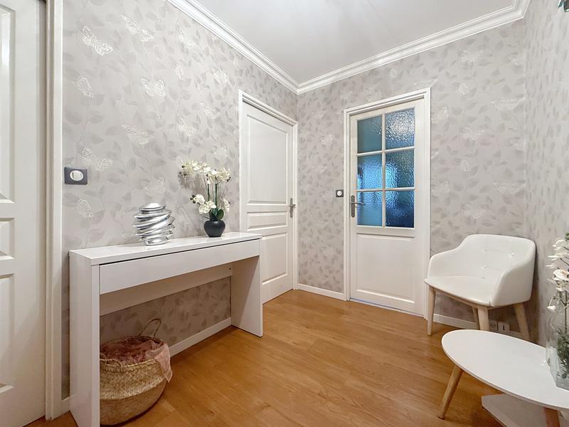 Appartement - 98 m² - 5 pièces