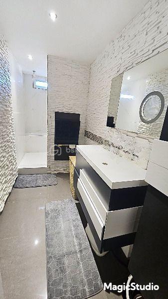 Appartement - 92 m² - 5 pièces