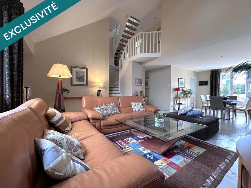 Maison - 178 m² - 8 pièces