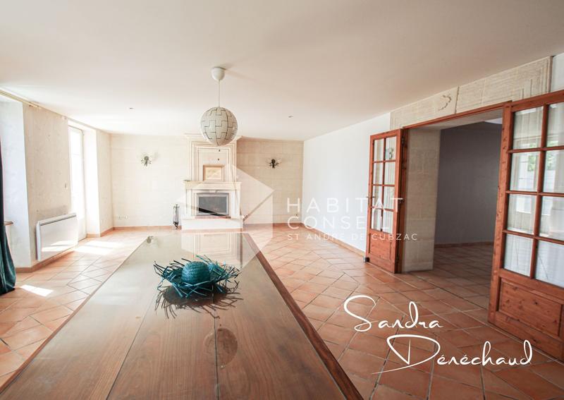 Maison - 216 m² - 8 pièces