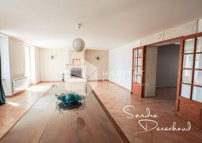 Maison - 216 m² - 8 pièces