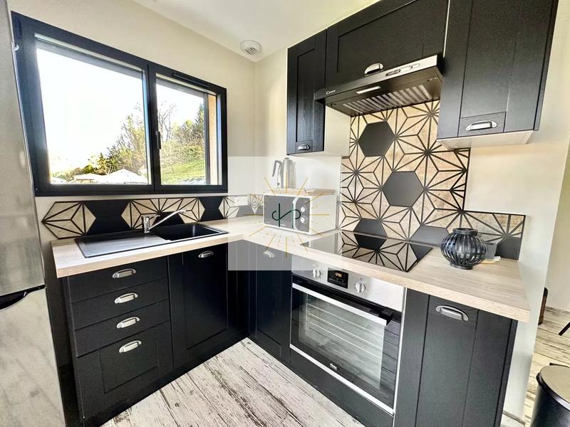 Maison - 188 m² - 9 pièces