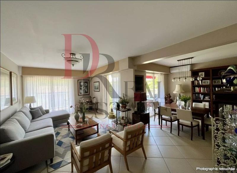 Appartement - 93 m² - 4 pièces