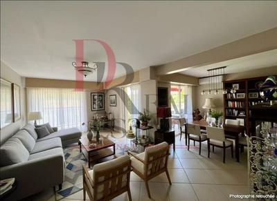 Appartement - 93 m² - 4 pièces