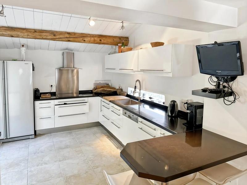 Maison - 230 m² - 11 pièces