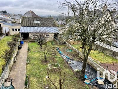 Maison - 219 m² - 7 pièces