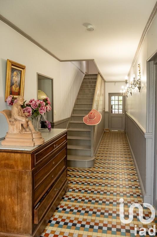 Maison - 275 m² - 8 pièces