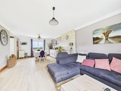 Maison - 150 m² - 9 pièces