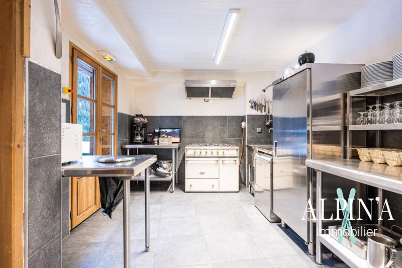 Châlet - 414 m² - 9 pièces