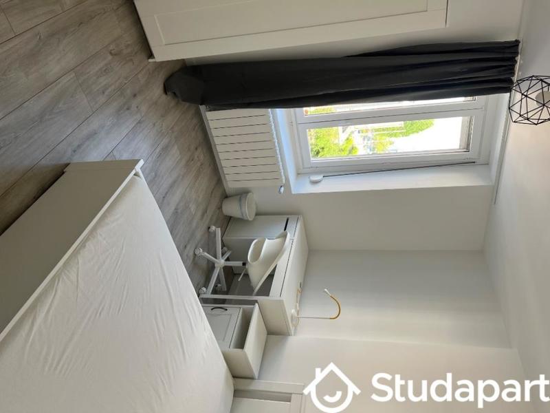 Chambre - 9 m² - 1 pièce