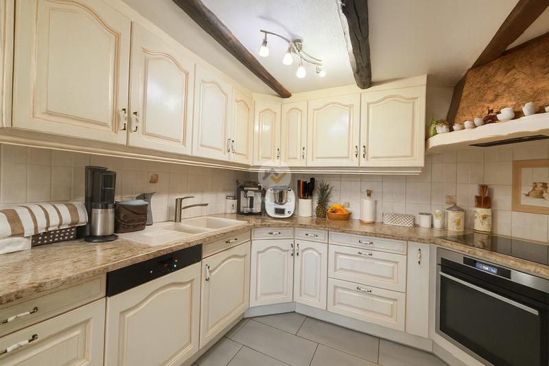 Maison traditionnelle - 94 m² - 3 pièces