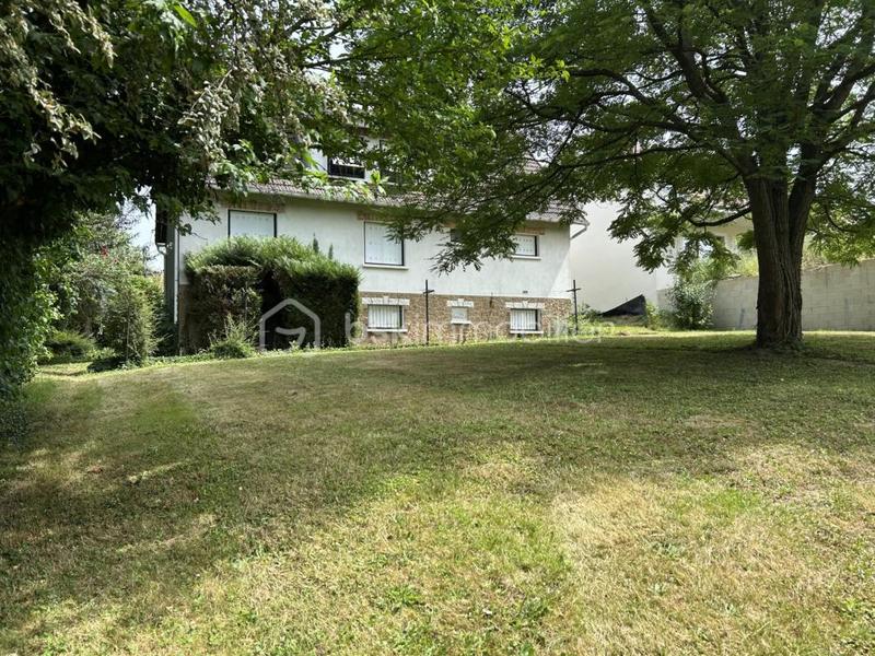 Propriété - 236 m² - 10 pièces