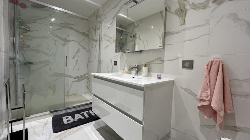 Maison - 330 m² - 10 pièces