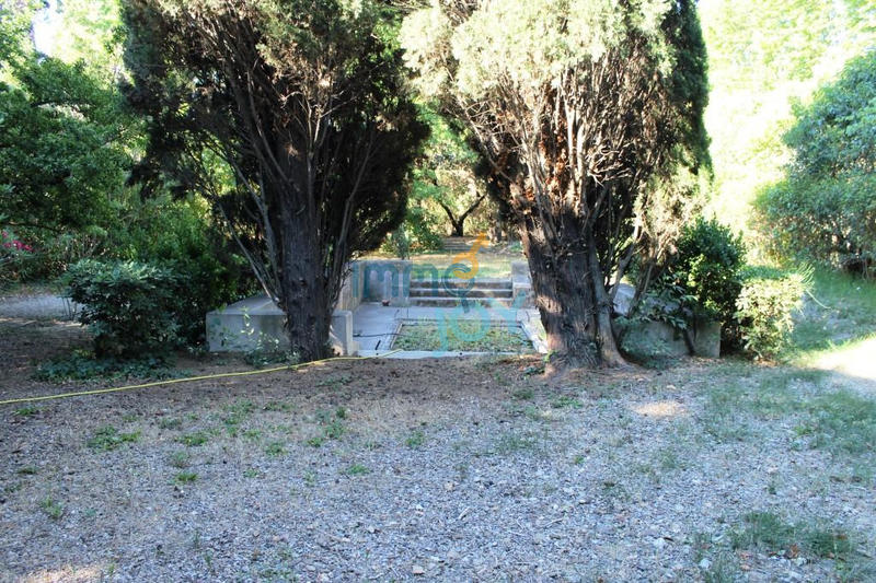 Propriété - 360 m² - 15 pièces