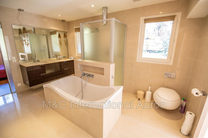 Appartement - 120 m² - 5 pièces