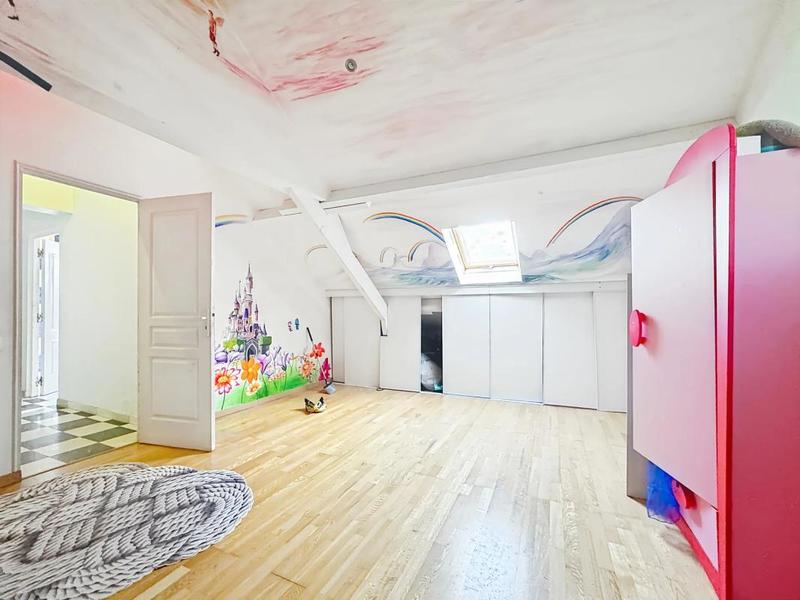 Maison - 170 m² - 6 pièces