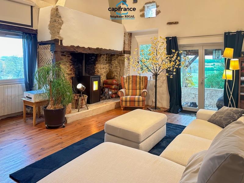 Propriété - 220 m² - 8 pièces