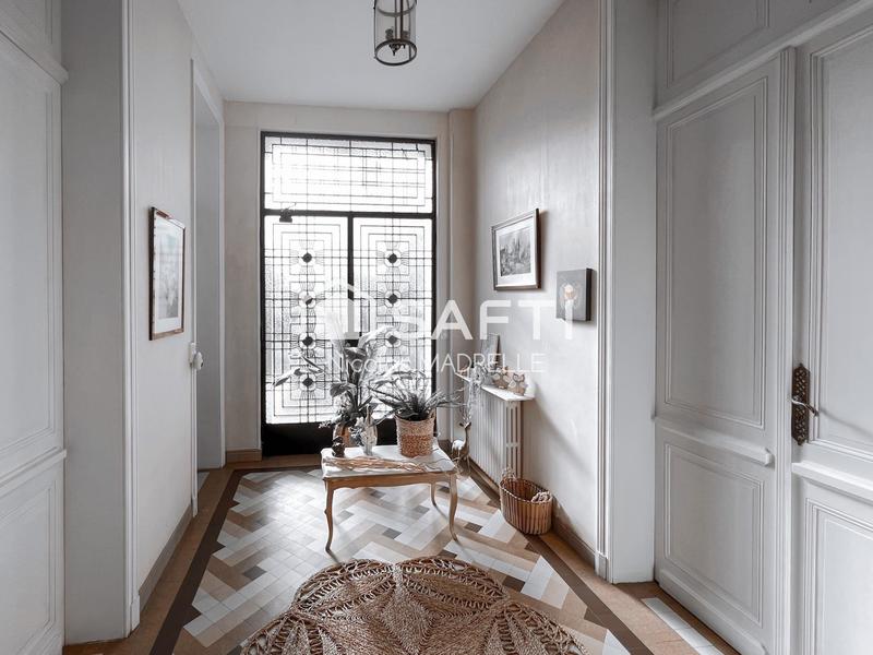 Maison de maîtres - 450 m² - 12 pièces