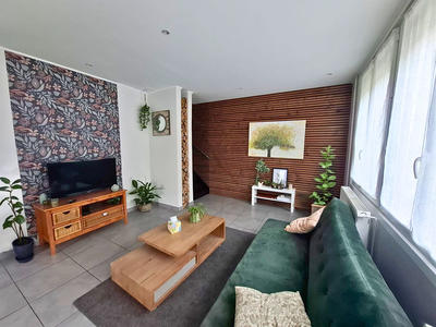 Maison - 106 m² - 7 pièces