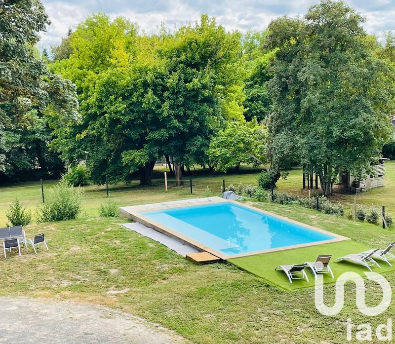 Maison - 471 m² - 11 pièces