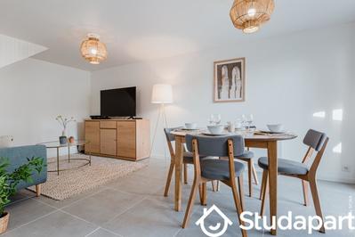 Chambre - 9 m² - 1 pièce