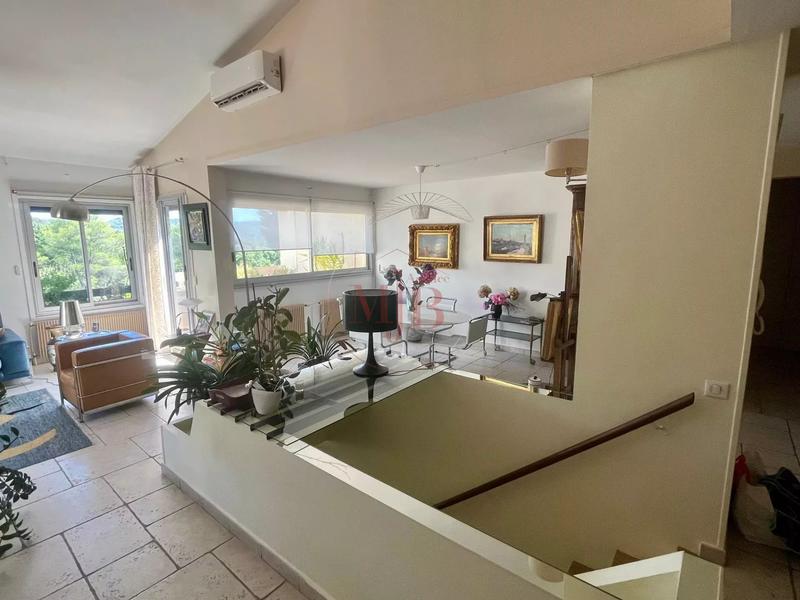 Appartement - 190 m² - 7 pièces