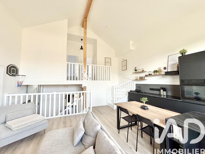 Loft - 93 m² - 5 pièces