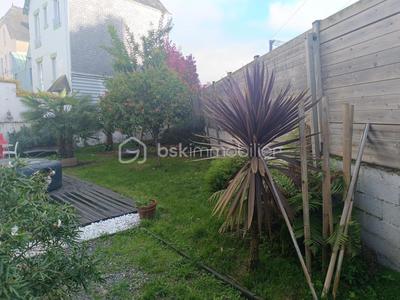 Demeure - 251 m² - 8 pièces