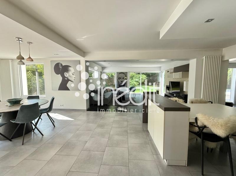 Maison - 180 m² - 6 pièces