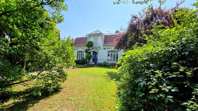 Maison - 175 m² - 9 pièces