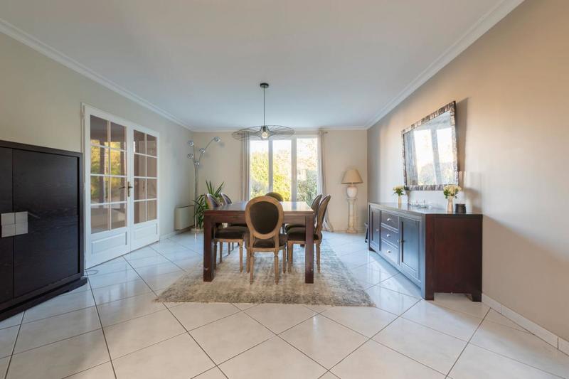 Maison - 202 m² - 8 pièces