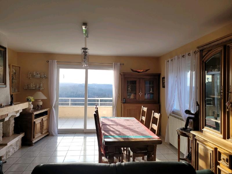 Maison - 181 m² - 8 pièces