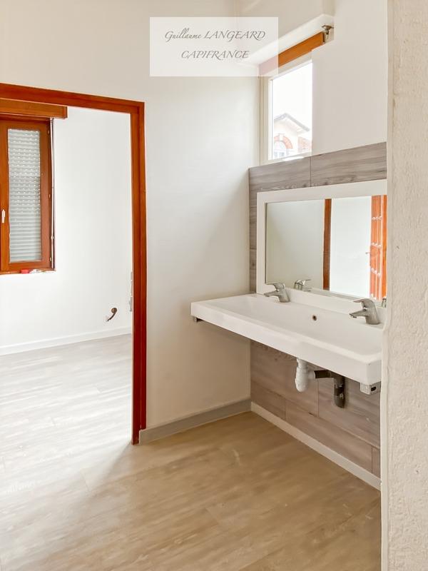 Maison - 207 m² - 9 pièces