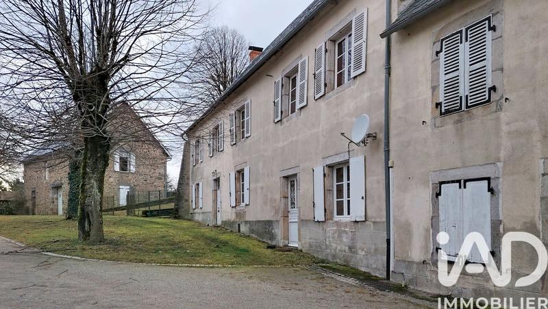 Maison - 335 m² - 13 pièces