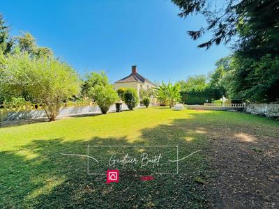 Maison - 300 m² - 11 pièces