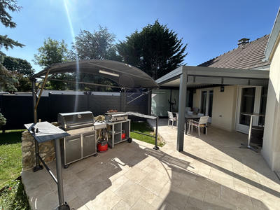 Villa - 310 m² - 11 pièces