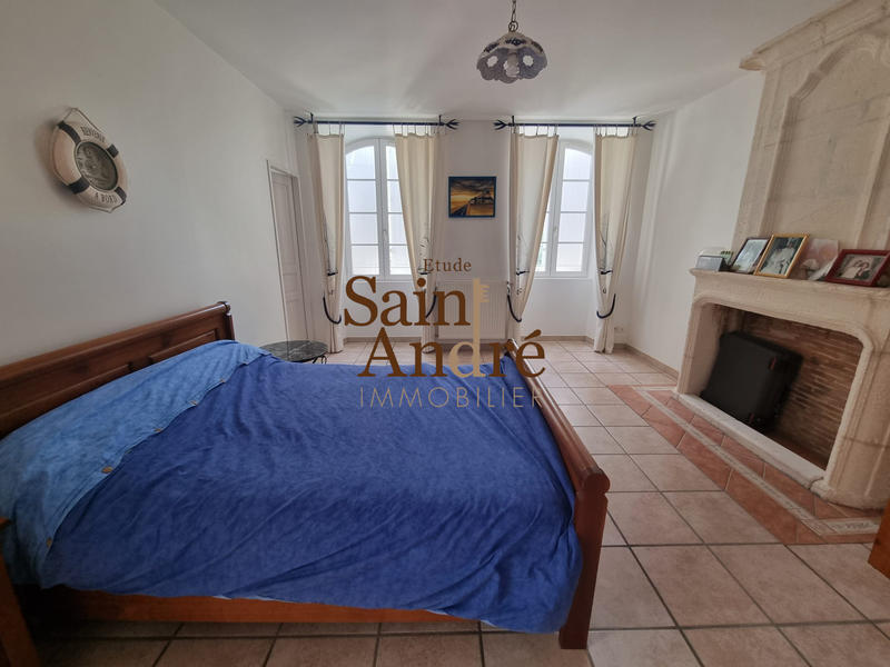 Maison - 294 m² - 8 pièces