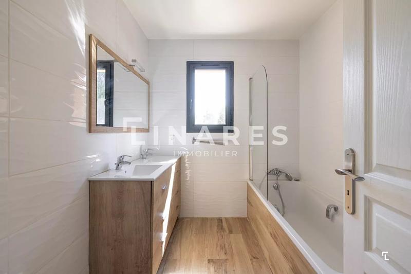 Maison - 185 m² - 5 pièces