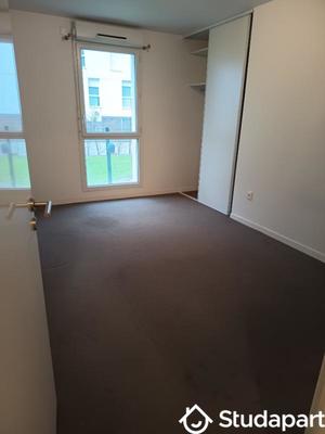 Chambre - 9 m² - 1 pièce