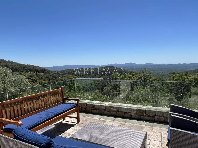 Mas - 251 m² - 8 pièces