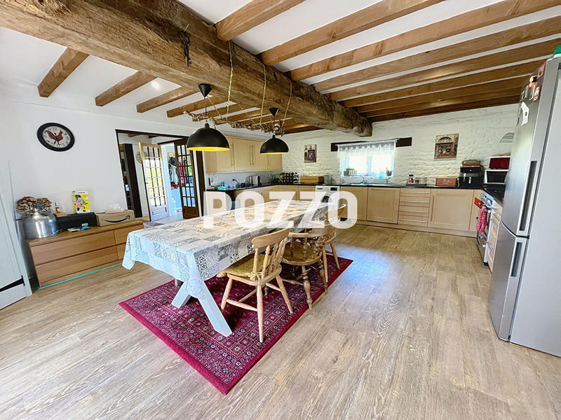Maison - 223 m² - 6 pièces