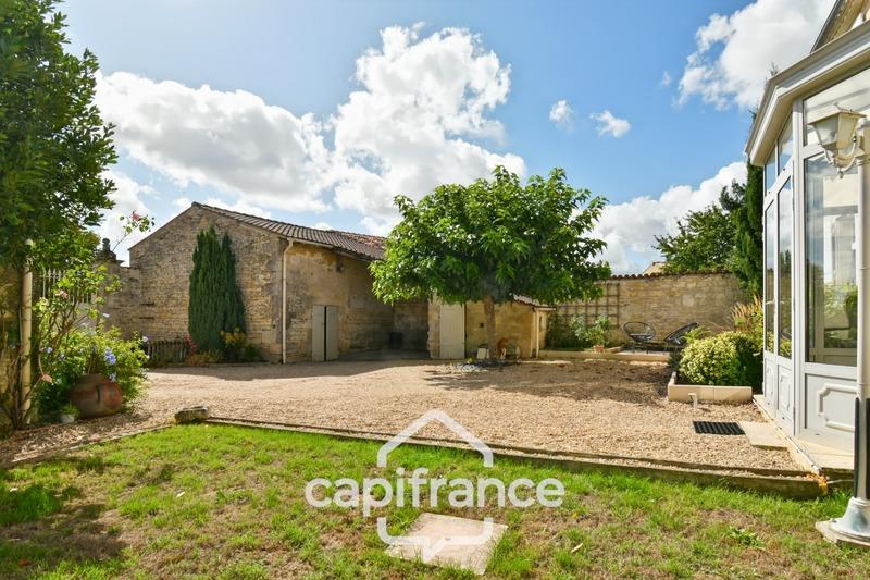 Maison - 268 m² - 10 pièces