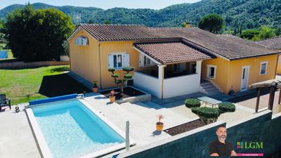 Maison - 132 m² - 6 pièces