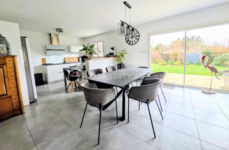 Maison traditionnelle - 97 m² - 4 pièces