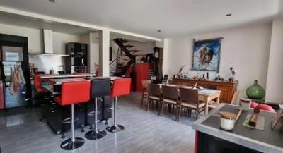 Maison - 206 m² - 7 pièces