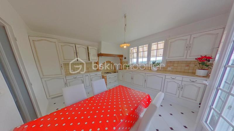 Maison traditionnelle - 140 m² - 5 pièces