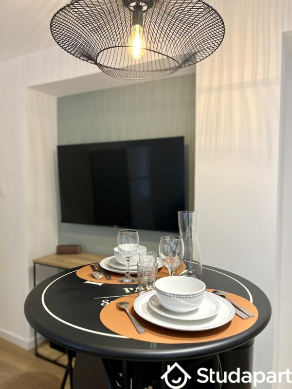 Chambre - 9 m² - 1 pièce